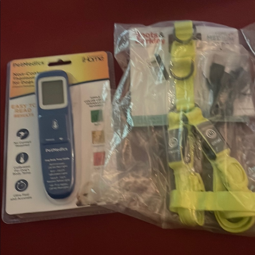 Petmedics Non Contact Thermometer for dogs with bonus harness NWT